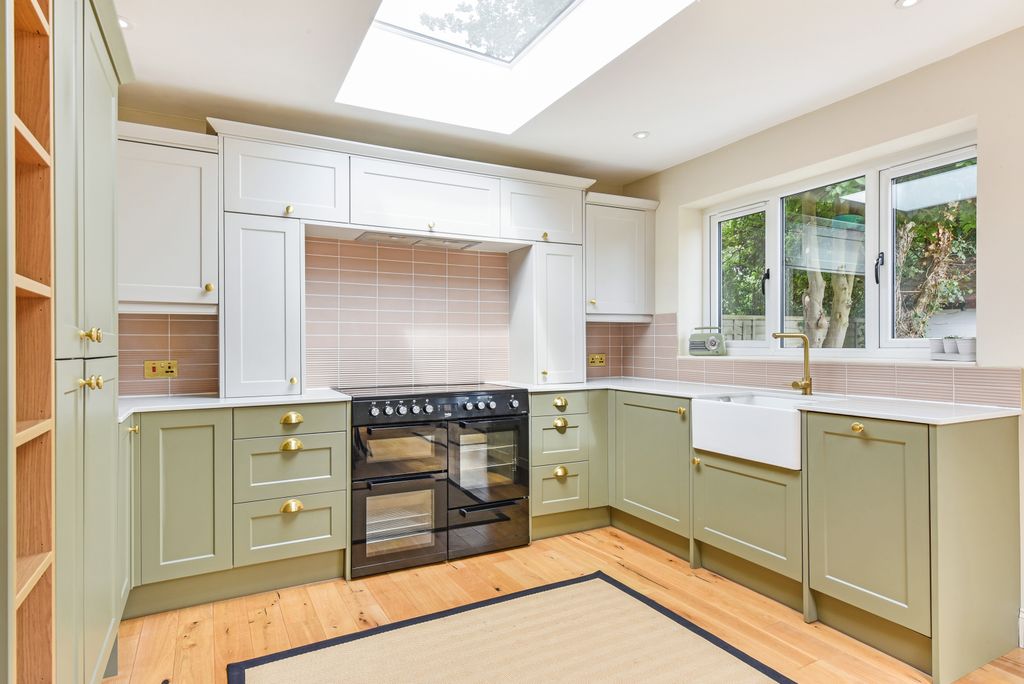 Property photo 1 of 29