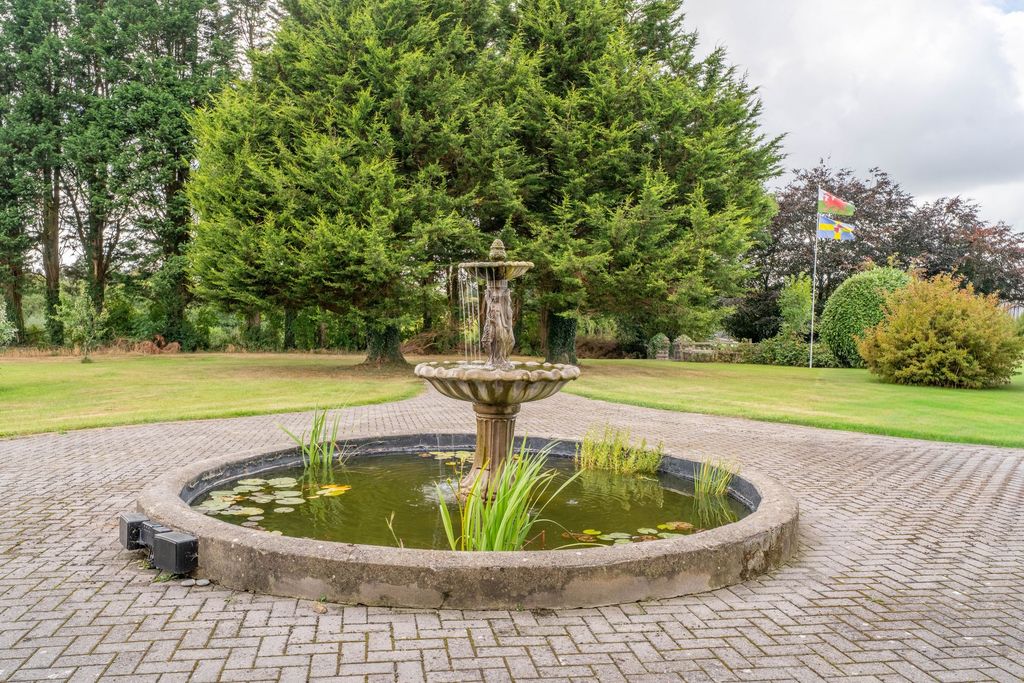 Property photo 3 of 59
