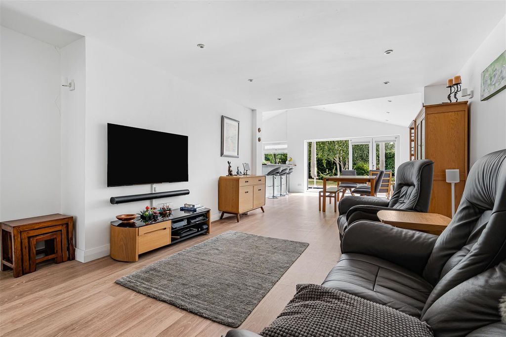 Property photo 3 of 37 17_88826.Jpg