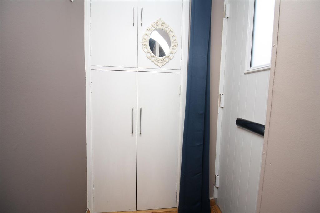 Property photo 2 of 18 Porch