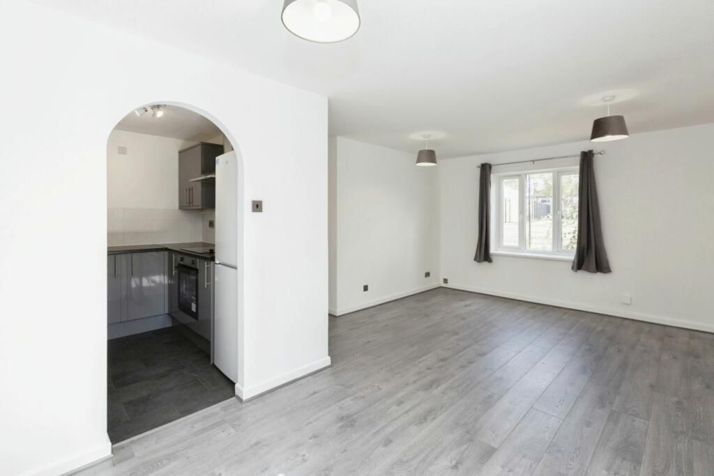 Property photo 2 of 5 Lounge/Diner