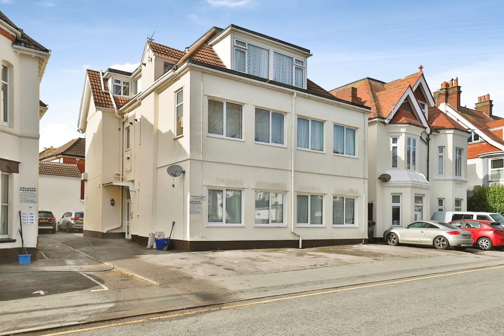 Property photo 1 of 18 Pbox-Img.Jpg