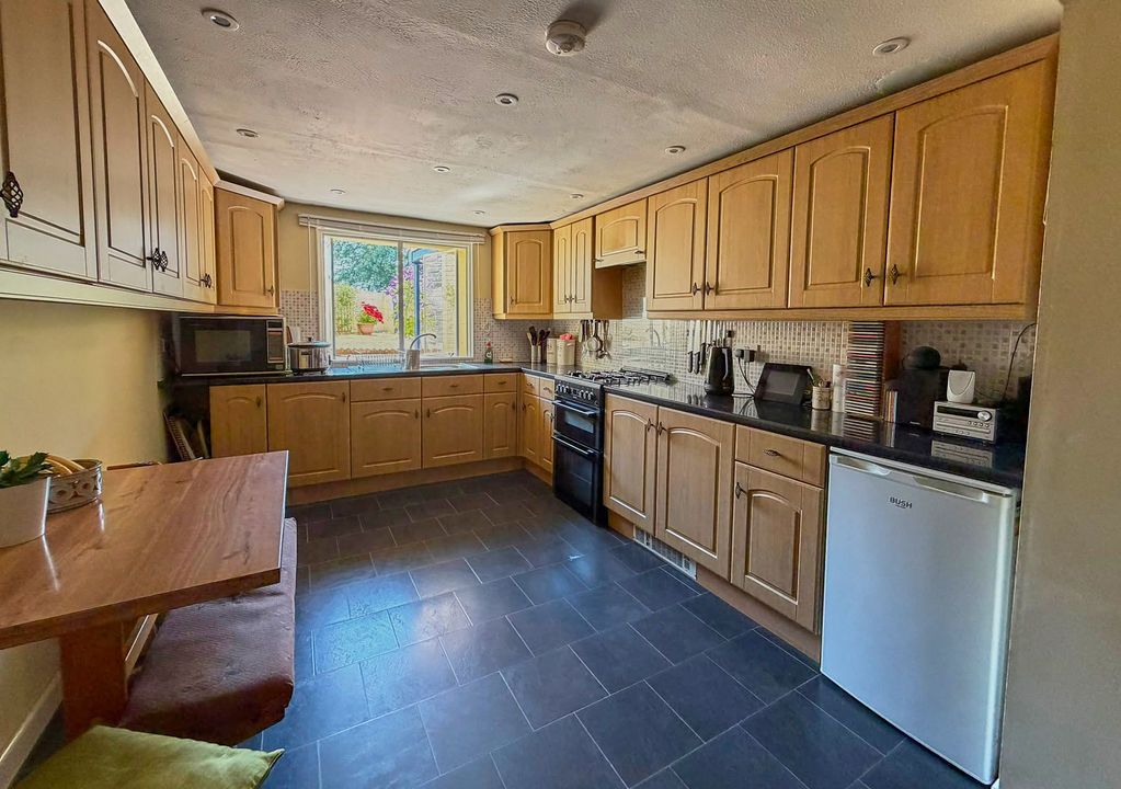 Property photo 3 of 16 Kitchen