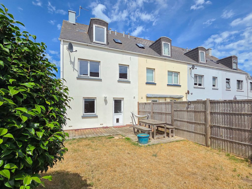 Property photo 1 of 25