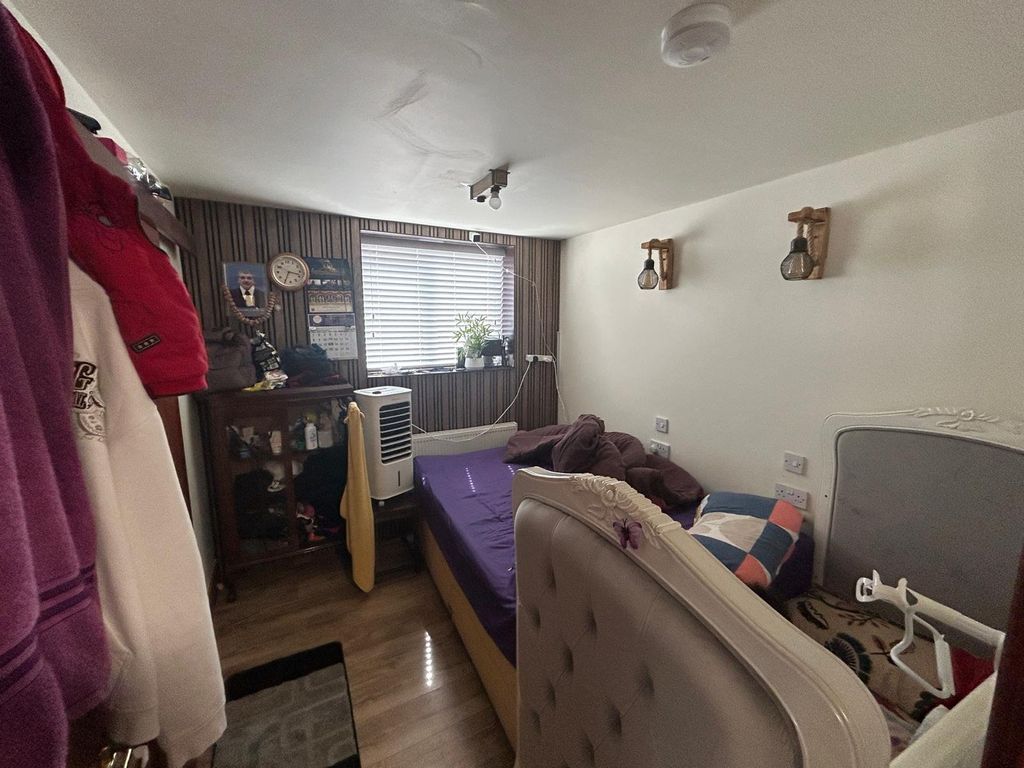 Additional image 29 of 21 bed flat for saleBroad Green, Wellingborough, Northamptonshire NN8