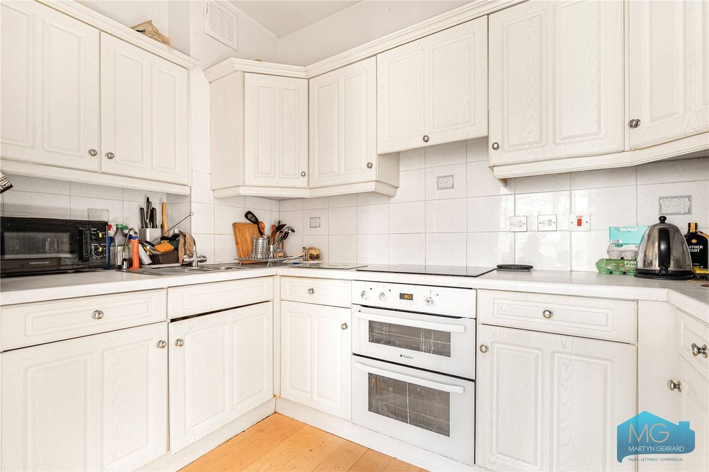 Property photo 2 of 18 Picture No. 17