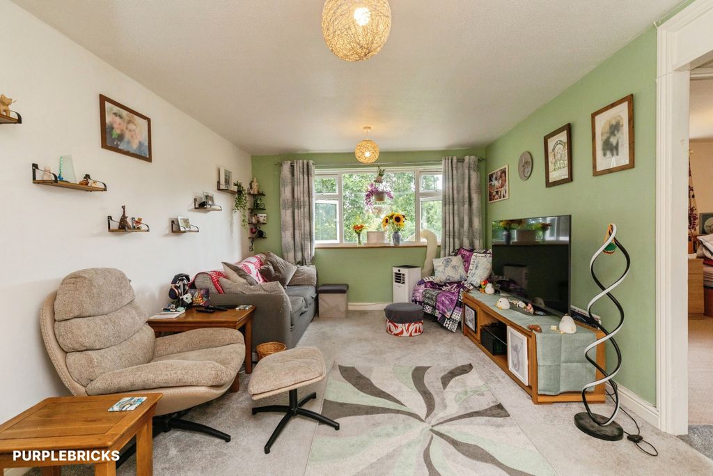 Property photo 2 of 20