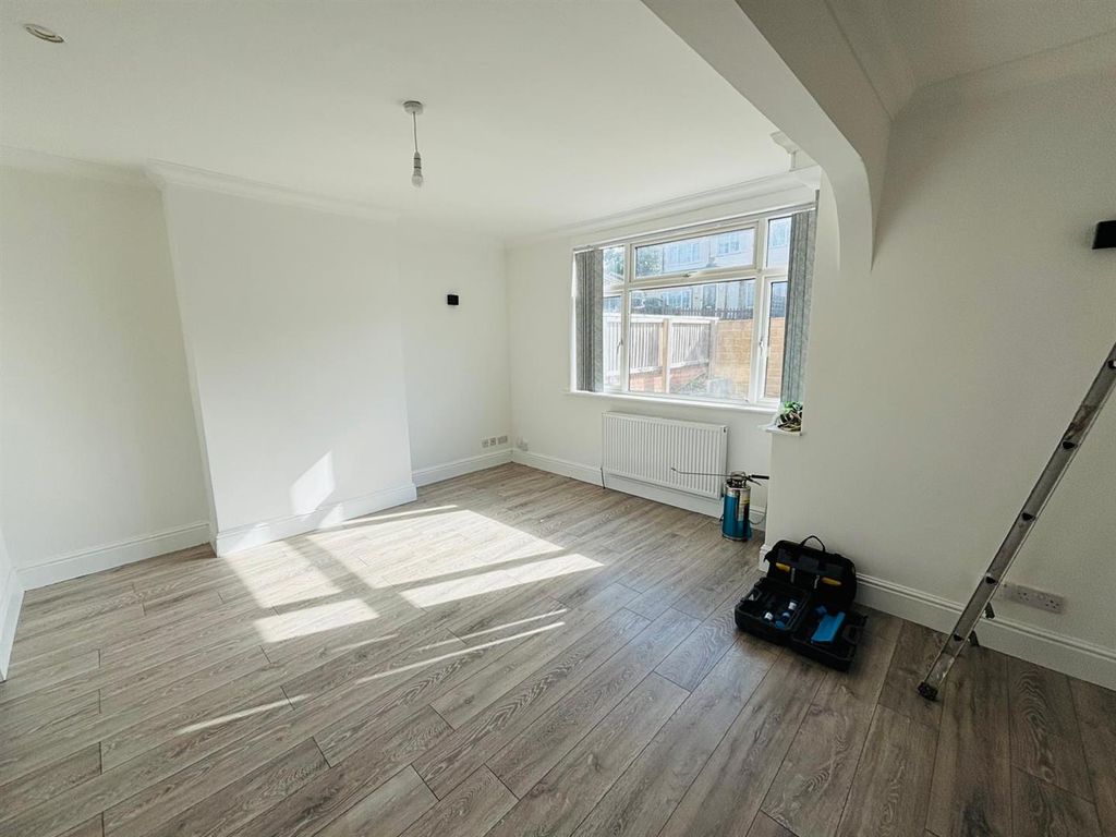 Property photo 2 of 14 Living Room: