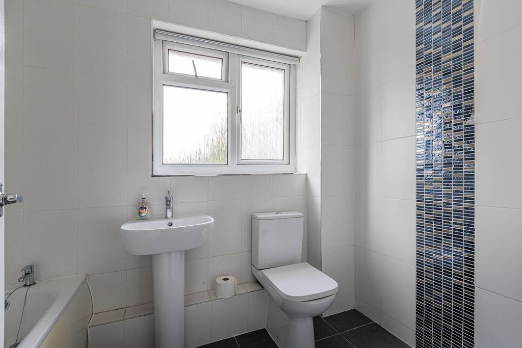 Property photo 3 of 15 Bathroom