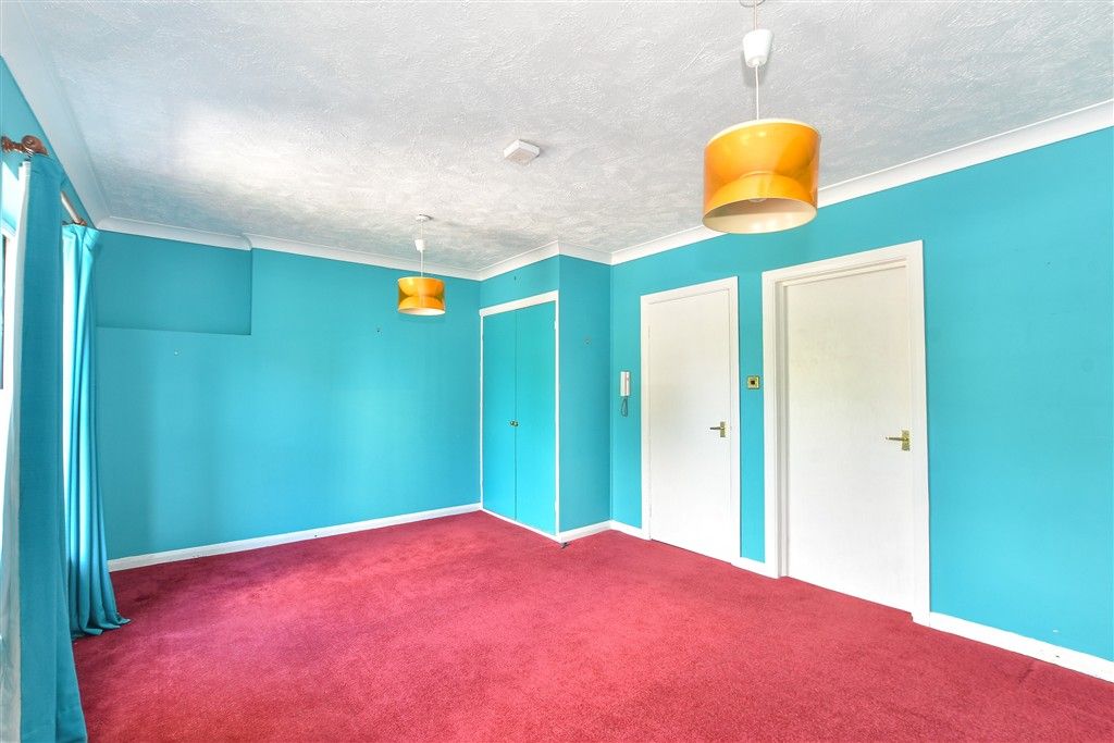 Property photo 3 of 6 Living Room