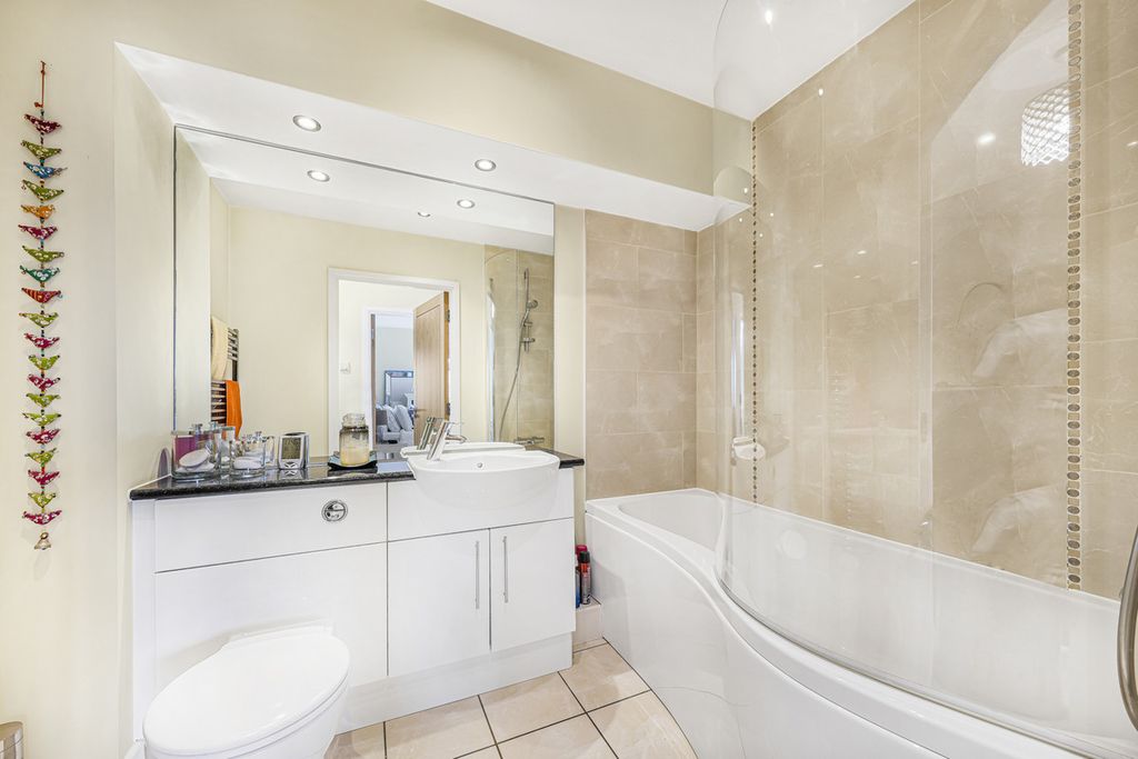 Property photo 1 of 29