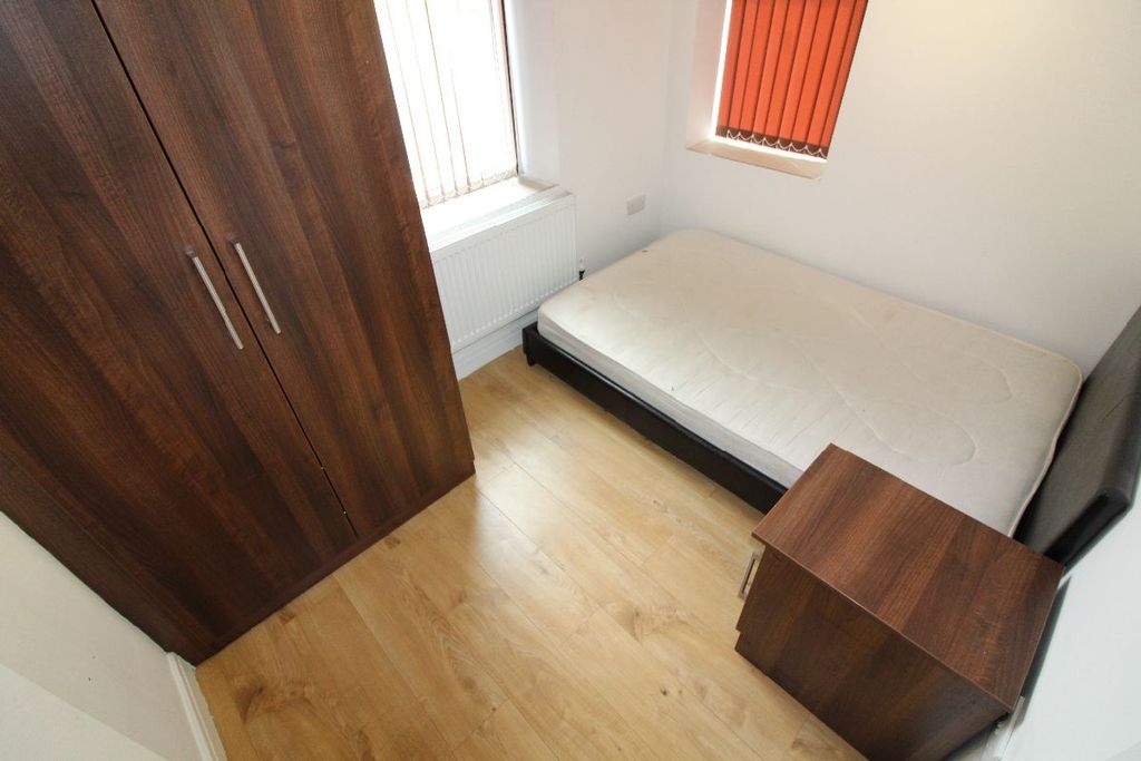 Property photo 2 of 3