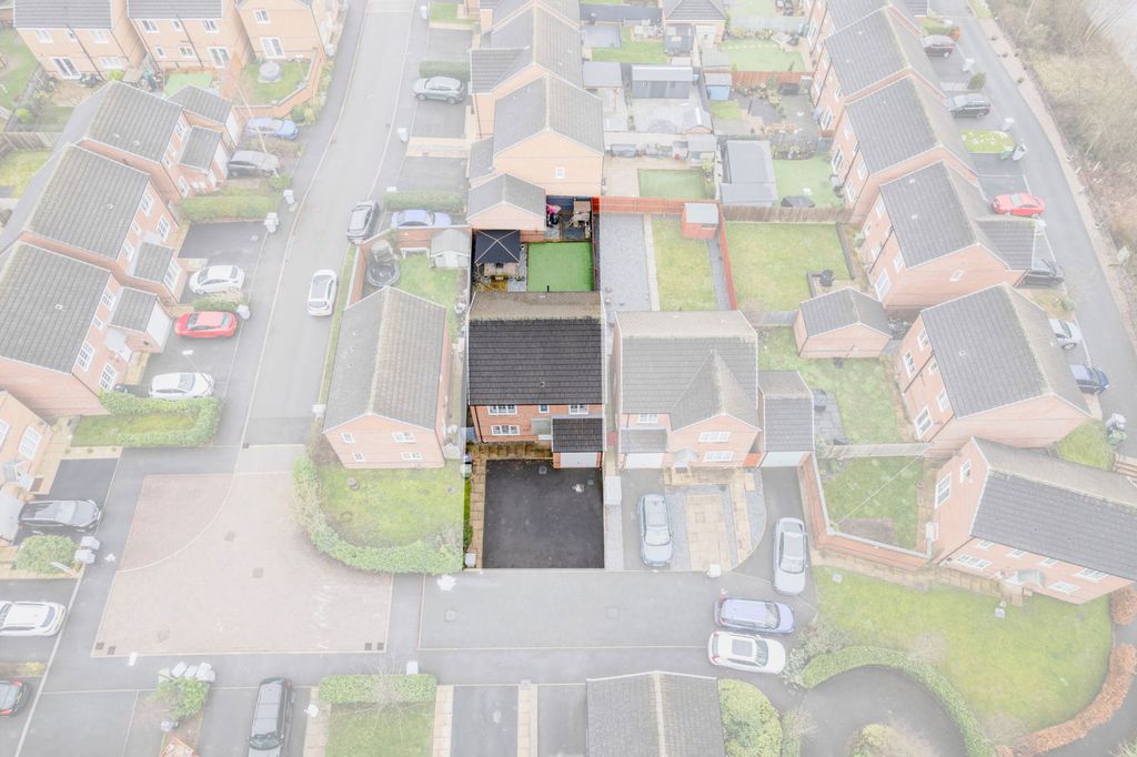 Property photo 2 of 21