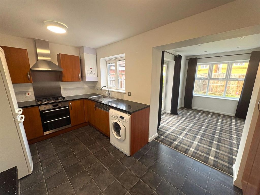 Property photo 2 of 14 Kitchen