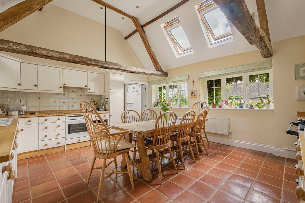 Property photo 2 of 19 Kitchen