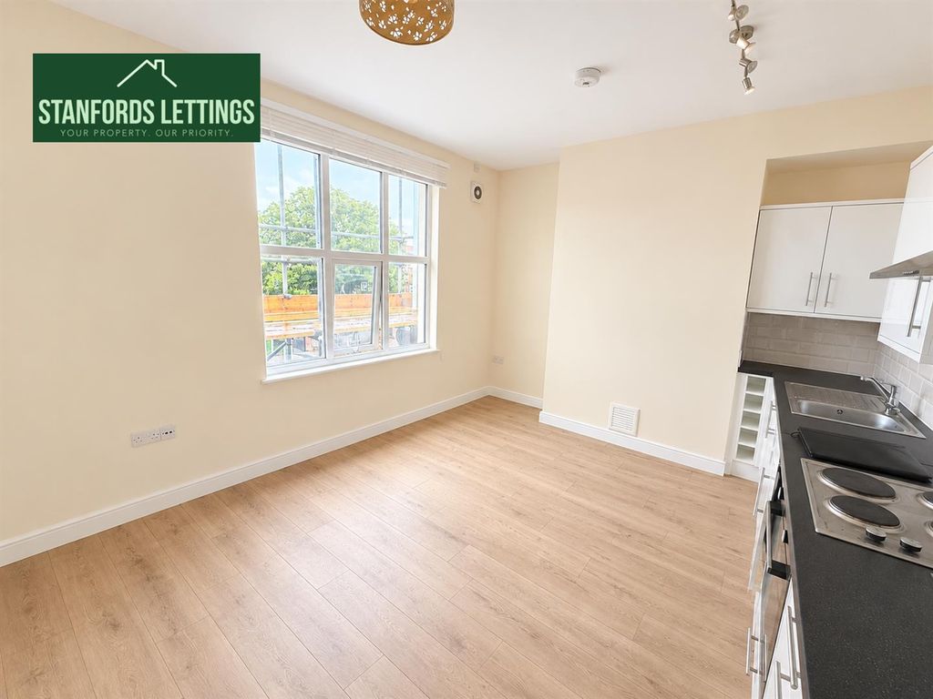 Property photo 1 of 4 Living Room Flat 2.Png