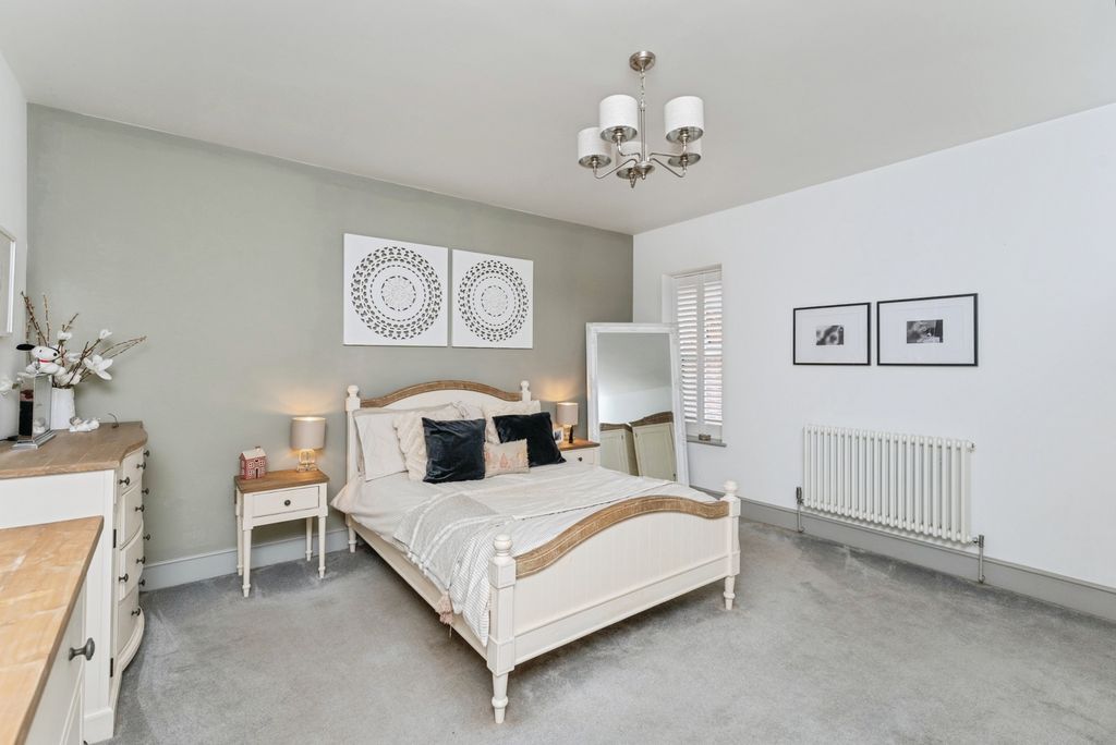 Property photo 3 of 22 Pbox-Img.Jpg