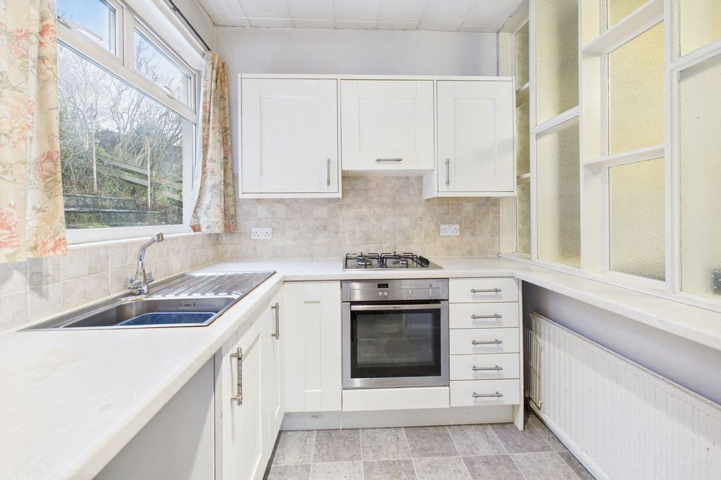 Property photo 3 of 26