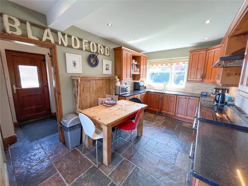 Property photo 2 of 24 Picture No. 23