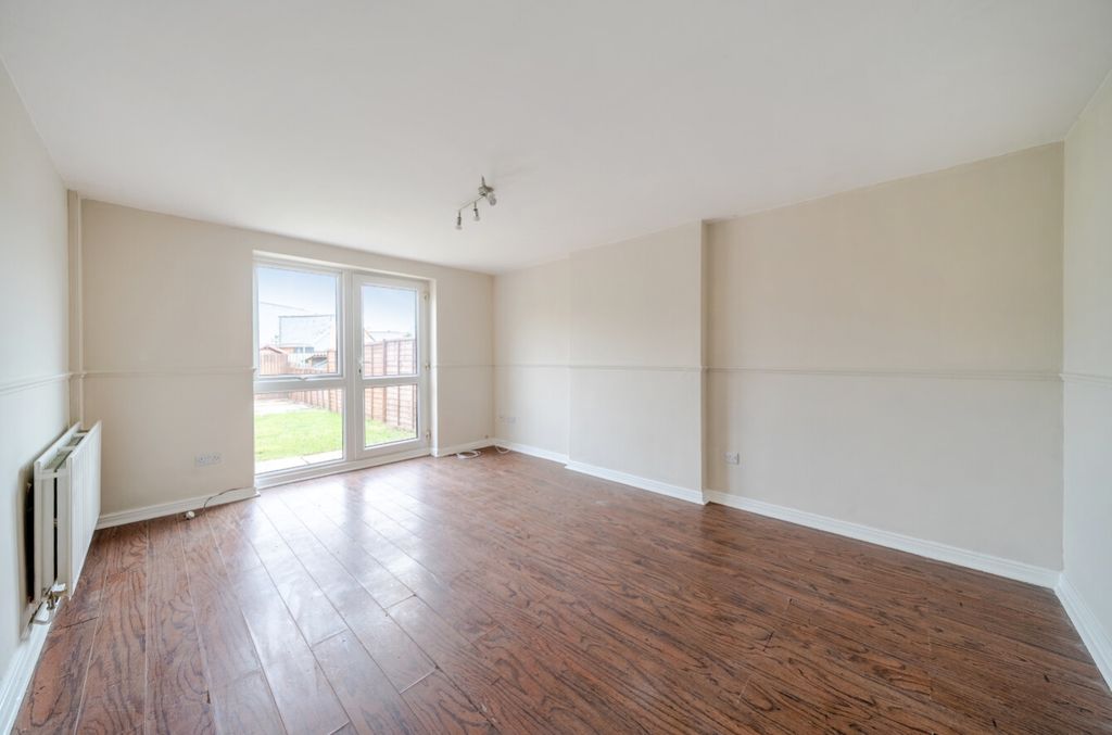 Property photo 3 of 10 1438302-2-69Cbaa2699571