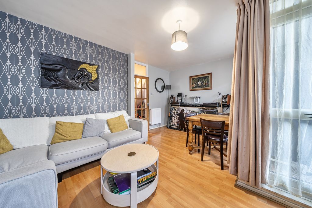 Property photo 2 of 17 1402283-16-699Dd7...