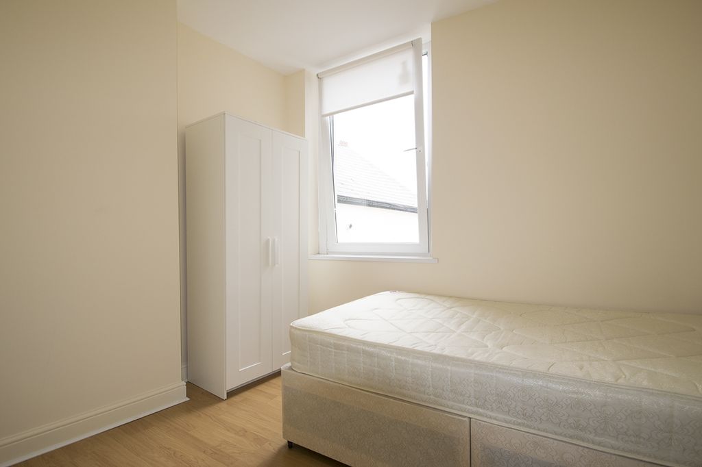 Property photo 3 of 5 Photo 5