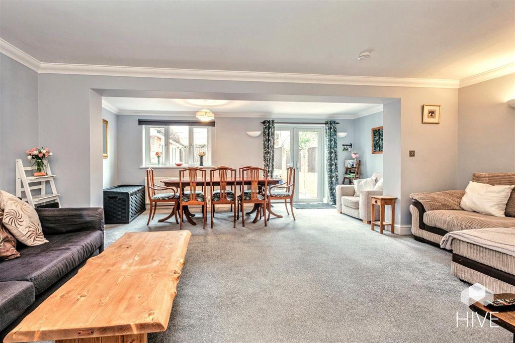 Property photo 2 of 26