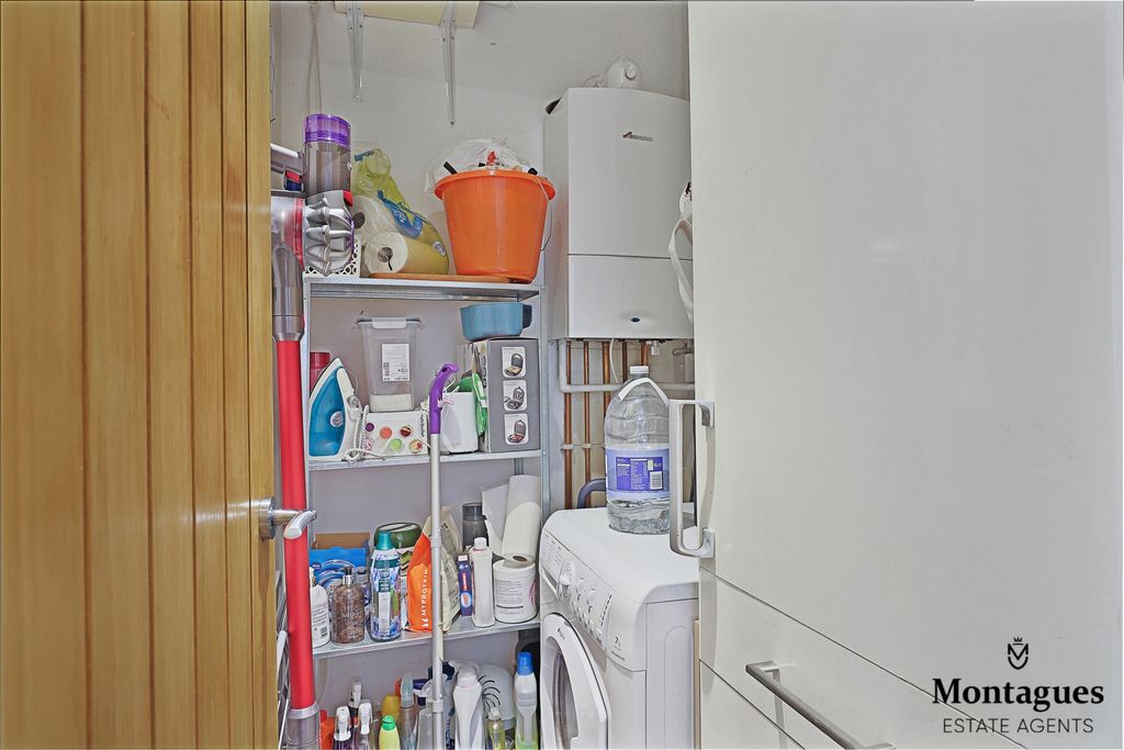 Additional image 22 of 2 bed flat for saleHemnall Street, Epping CM16