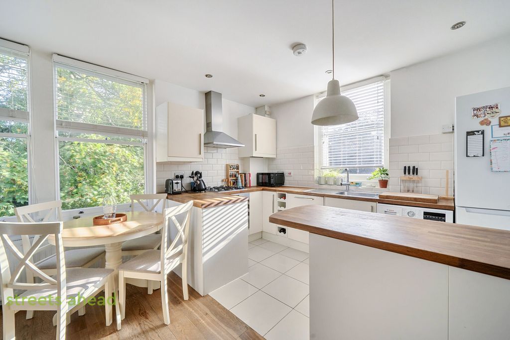 Property photo 3 of 13 Af6Fa3Aa-06Df-440...