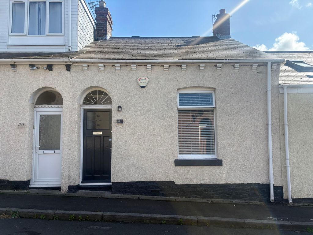 Property photo 1 of 18