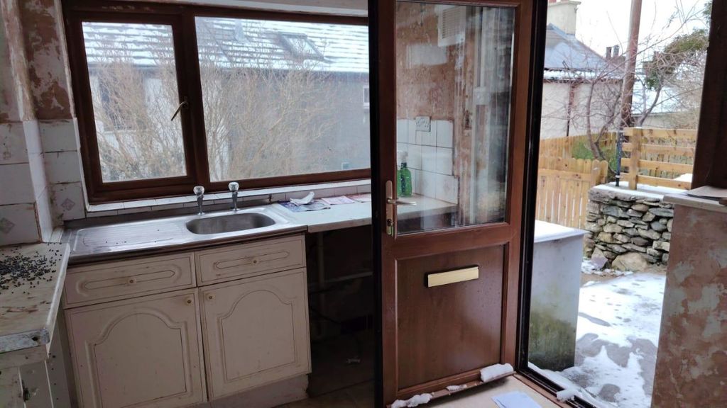 Property photo 3 of 16