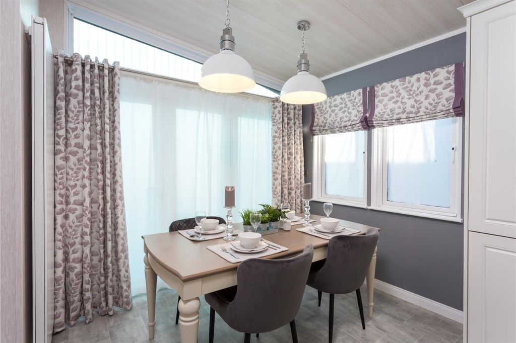 Property photo 3 of 13 Dining Room