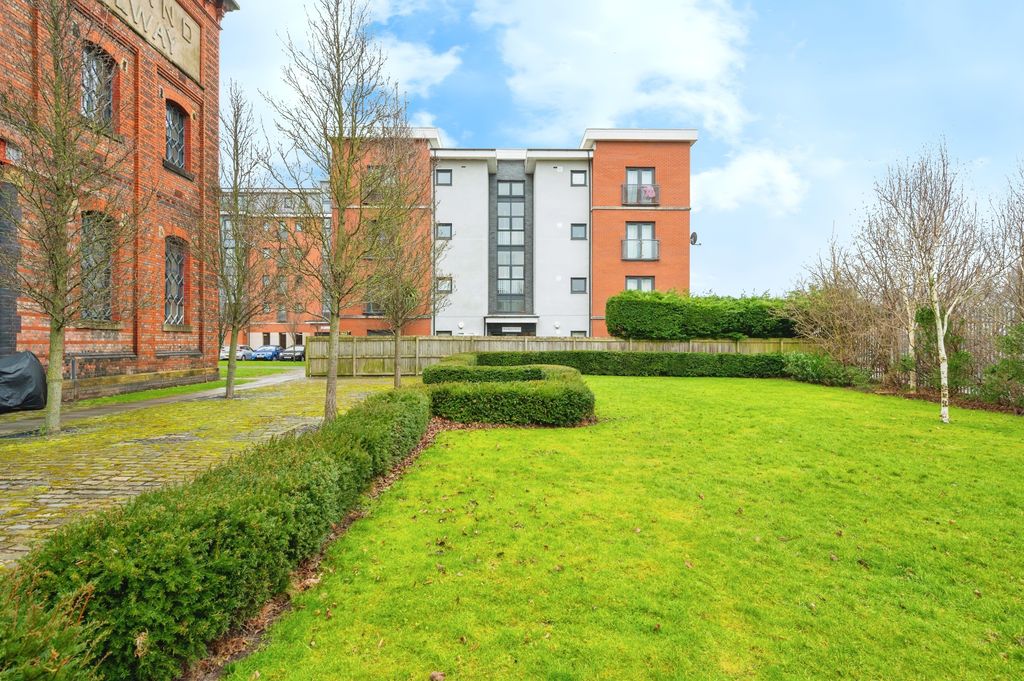 Property photo 1 of 17 Photography