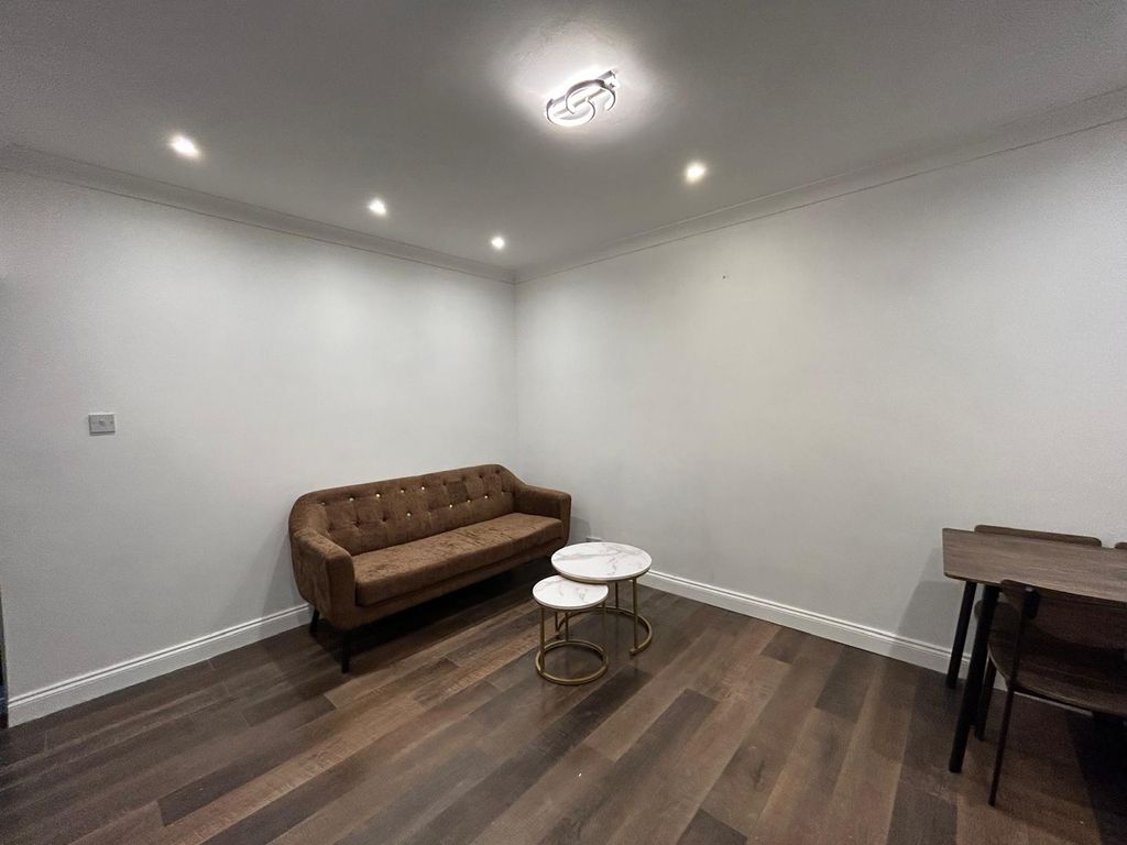 Property photo 2 of 5 Gallery