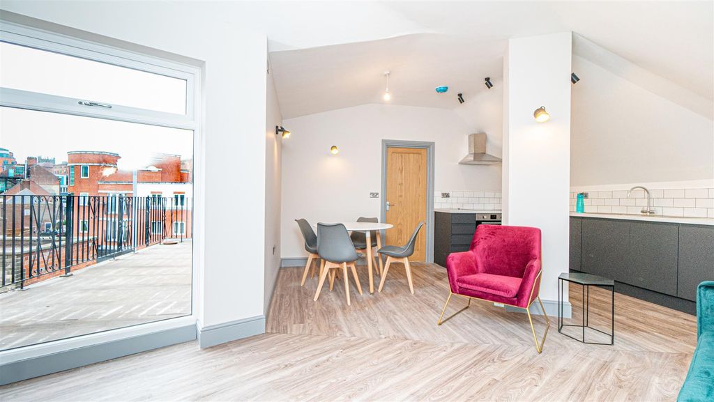 Property photo 2 of 17 Ux6Utvsxeoqdtnlwwm2Oediubsk.Jpg