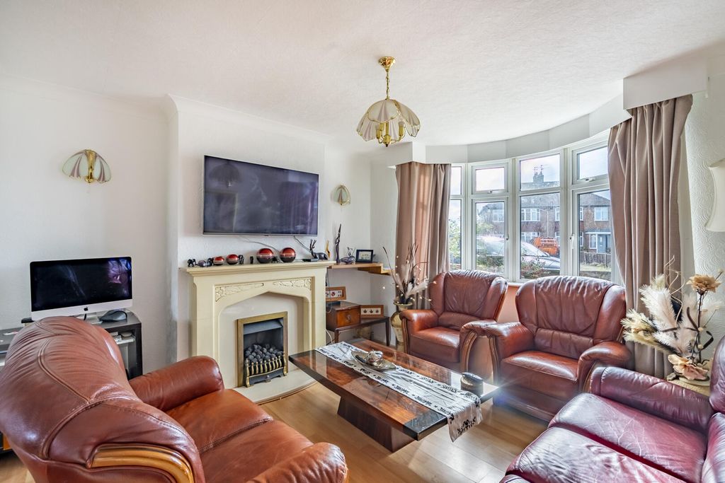 Property photo 2 of 18 Living Room