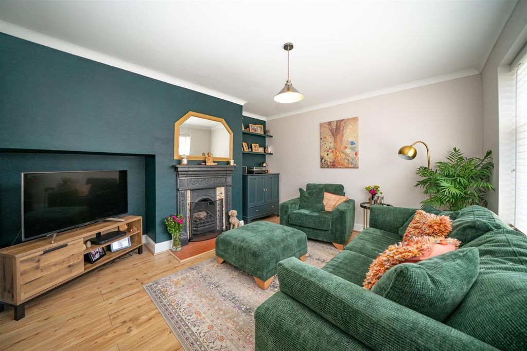 Property photo 3 of 17 14-Briery-Way-10.Jpg