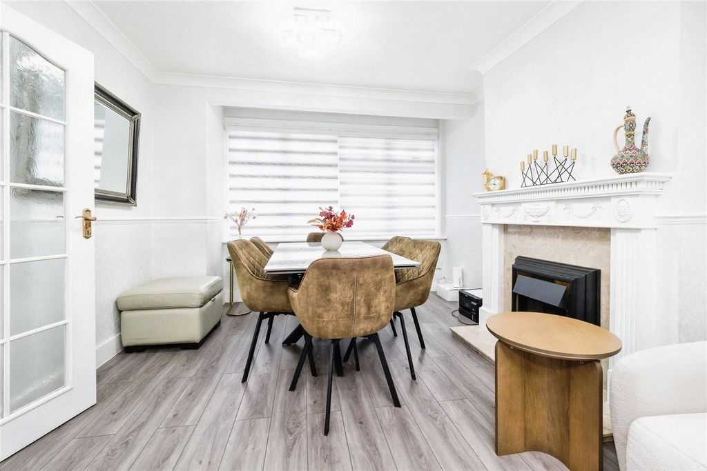 Property photo 3 of 22 Picture No. 25