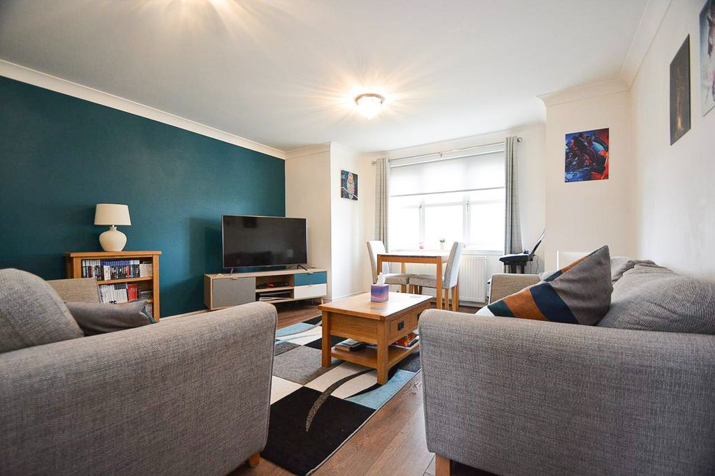 Property photo 2 of 14 5500774