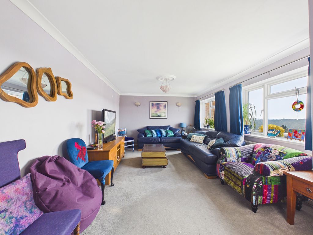 Property photo 2 of 18 Cam02536G0-Pr0077-Still001