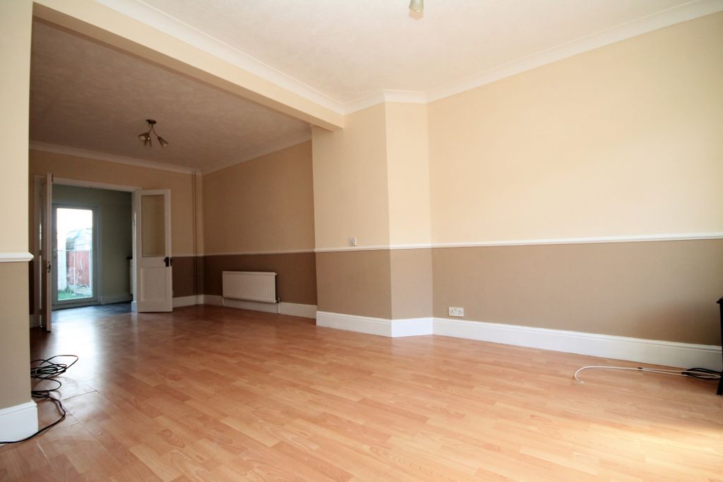 Property photo 3 of 10 Main Page