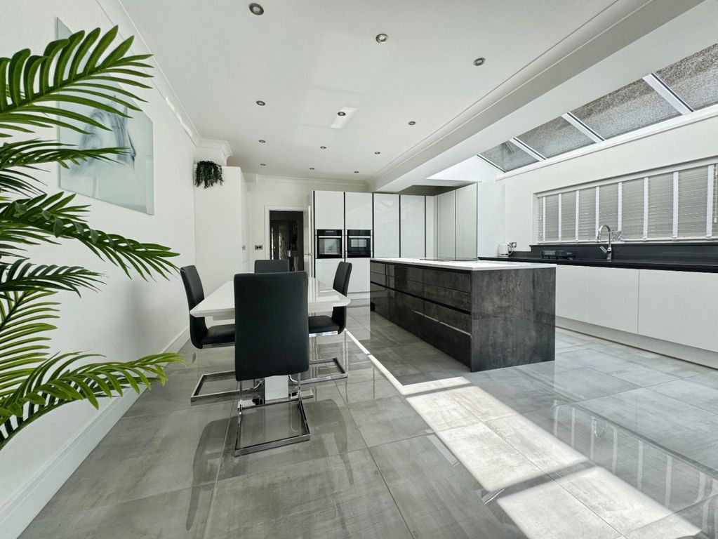 Property photo 1 of 37 4385591