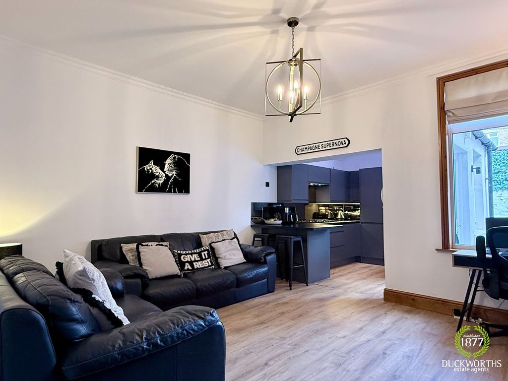 Property photo 3 of 22