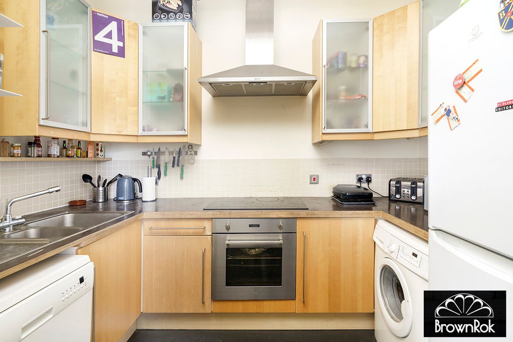 Property photo 2 of 5 W07