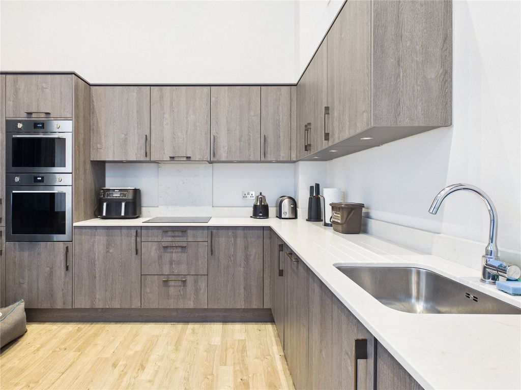 Property photo 3 of 11 Picture No. 12