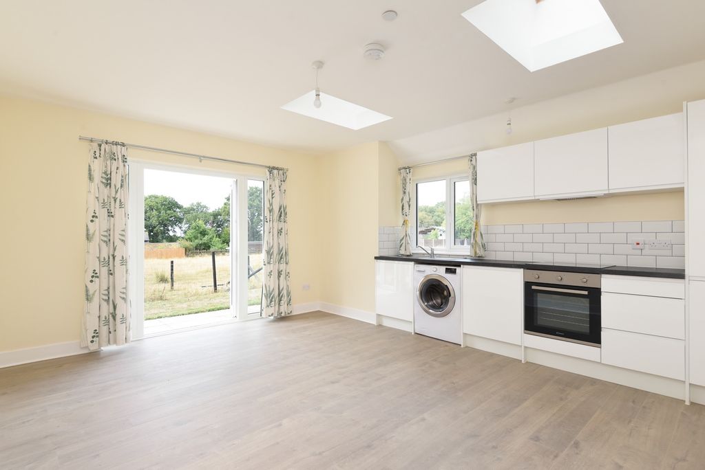 Property photo 3 of 22 5291047