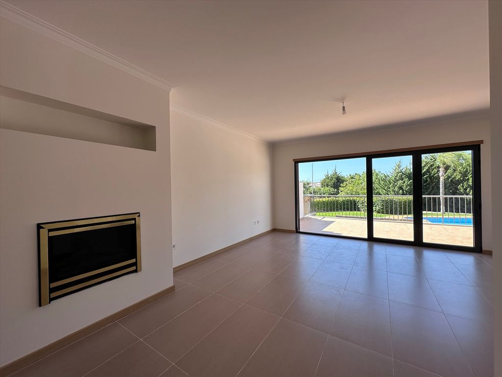 Property photo 2 of 26