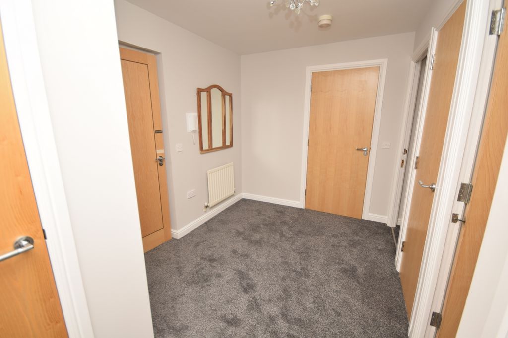 Property photo 3 of 9 Hallway