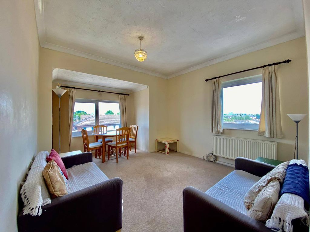 Property photo 1 of 6 Nelsons Are Proud To Present This Lovely Two Double Bedroom Flat Located In The Heart Of Bermondsey.
