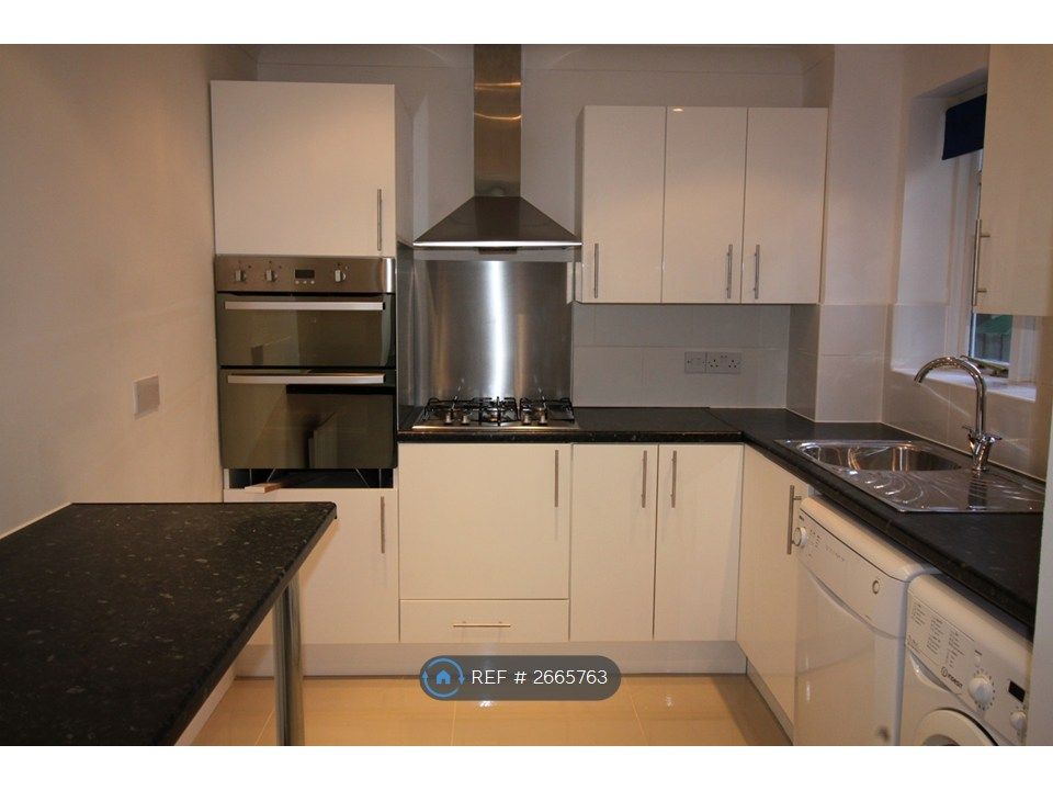 Property photo 3 of 15 Kitchen